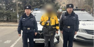 巡逻民警助力外卖小哥找回遗失身份证